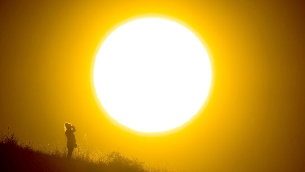 Extrem warme Sommer gibt es in Europa immer häufiger. (Archivbild) Foto: Julian Stratenschulte/dpa