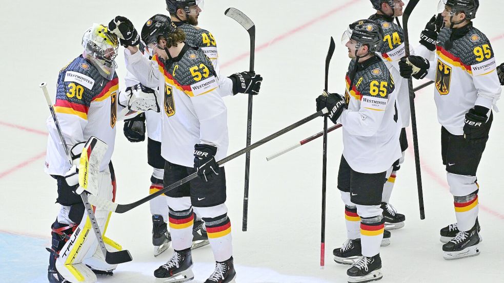Nach dem Loch im Eis aus dem Norwegen-Spiel hat der Eishockey-Verband nun eine erste Maßnahme getroffen. Foto: Vít Simanek/CTK/dpa