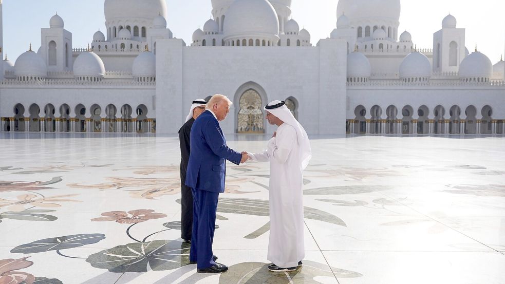 In den Emiraten besuchte US-Präsident Trump die Große Scheich Sajid-Moschee - eine der größten weltweit. Foto: Alex Brandon/AP/dpa