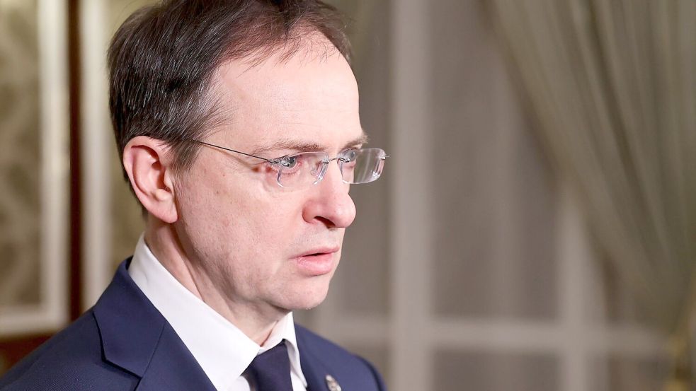 Der russische Verhandlungsführer Medinski gilt in Moskau als politisches Leichtgewicht. Foto: Sergei Kholodilin/BelTA/AP/dpa