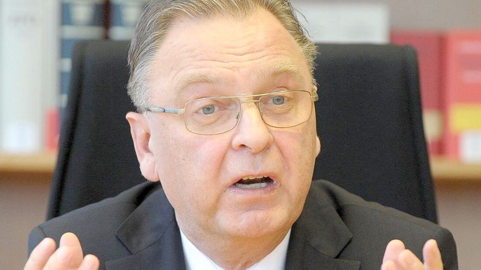 Der frühere Präsident des Bundesverfassungsgerichts, Hans-Jürgen Papier, hält Zurückweisungen von Asylbewerbern an den deutschen Grenzen für zulässig. Foto: Foto: dpa/Ronald Wittek