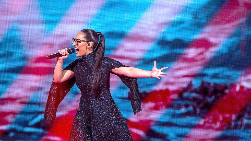 Erinnert an Nana Mouskouri: Klavdia aus Griechenland. Foto: Jens Büttner/dpa