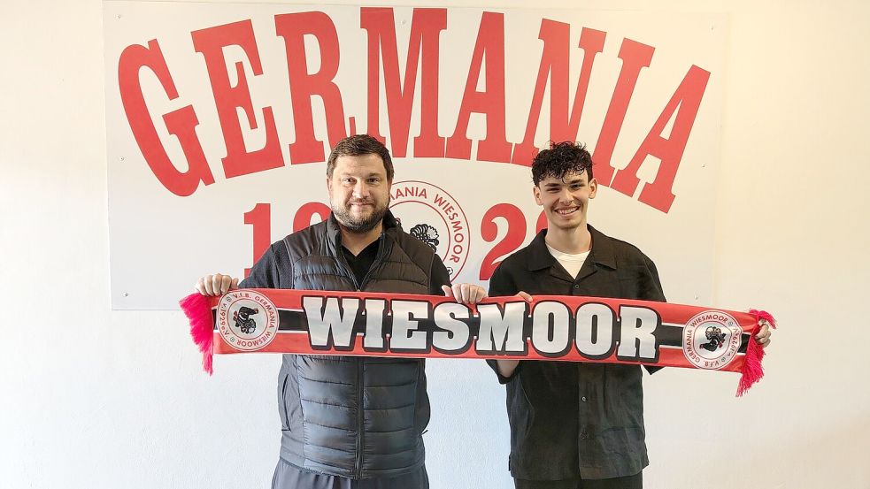 Wiesmoors Sportlichers Leiter Christian Neumann freut sich über die Zusage von Elias Simsek. Foto: Germania Wiesmoor