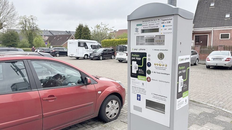 Im Boltentorviertel – hier bei der Straße Am Hinter Tief bzw. Friesenstraße – steht seit kurzem ein Parkautomat. Denn: Seit dem 1. Mai sind hier Gebühren fällig. Fotos: Mona Hanssen/Archiv
