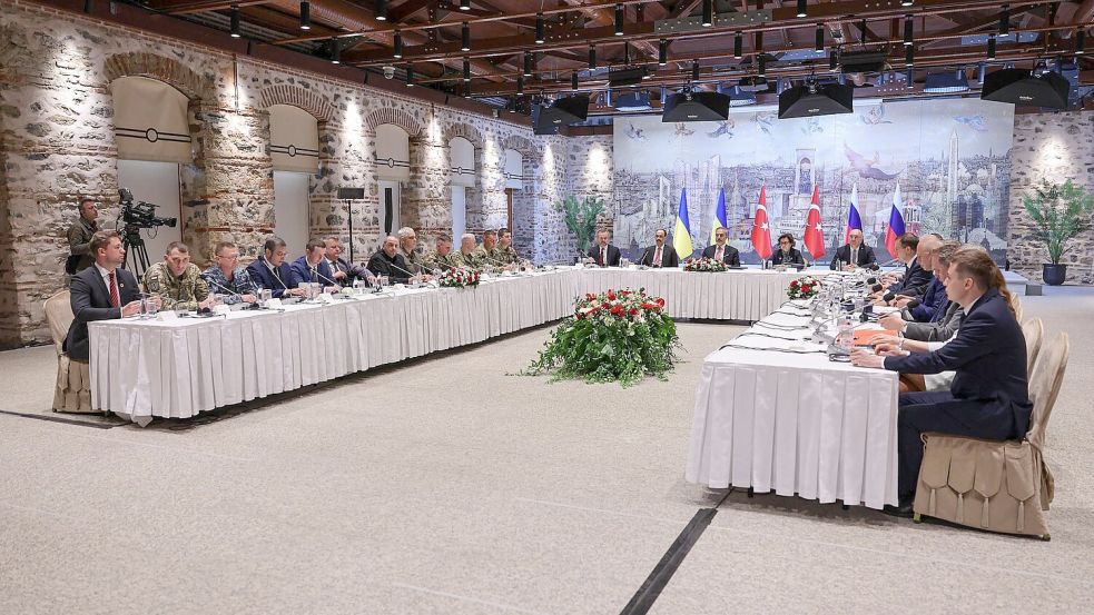 In Istanbul haben erstmals seit drei Jahren ukrainische und russische Vertreter direkte Gespräche über den Ukraine-Krieg geführt. Foto: Handout/Türkisches Außenministerium/dpa