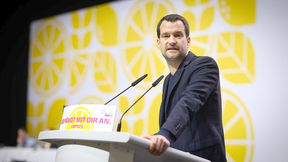 FDP-Vize Johannes Vogel sieht Partei in existenzbedrohender Lage. Foto: Bernd von Jutrczenka/dpa
