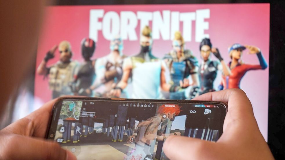 Fortnite ist derzeit in Apple-App-Stores nicht verfügbar. (Symbolbild) Foto: Herwin Bahar/ZUMA Wire/dpa