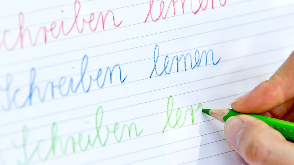 Ist die Schreibschrift im Digitalzeitalter vom Aussterben bedroht? Foto: dpa/Daniel Karmann