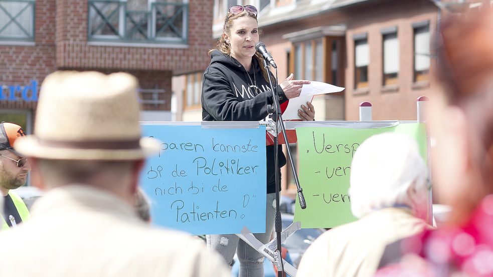 Sie hatte zur Demo aufgerufen: Zerrin Mentjes. Foto: Jens Doden