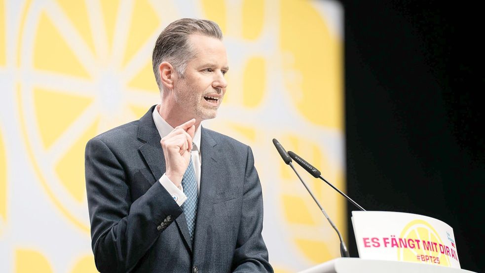 Führungswechsel bei der FDP nach 12 Jahren: Christian Dürr übernimmt den Parteivorsitz von Christian Lindner. Er verspricht einen 360-Grad-Liberalismus. Foto: IMAGO/James Zabel