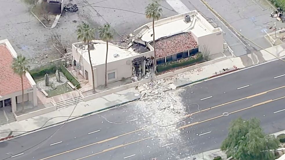 Die schwere Explosion war in einem größeren Umfeld zu spüren. Foto: -/ABC7 Los Angeles via AP/dpa