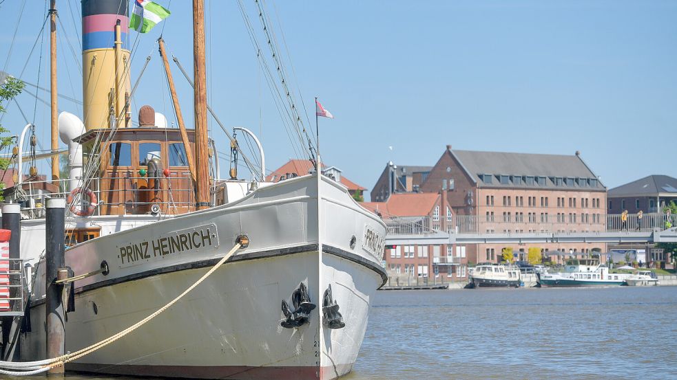 Die Lebensqualität in der Stadt Leer mit dem Hafen und den historischen Gebäuden bekommt gute Noten. Foto: Klaus Ortgies
