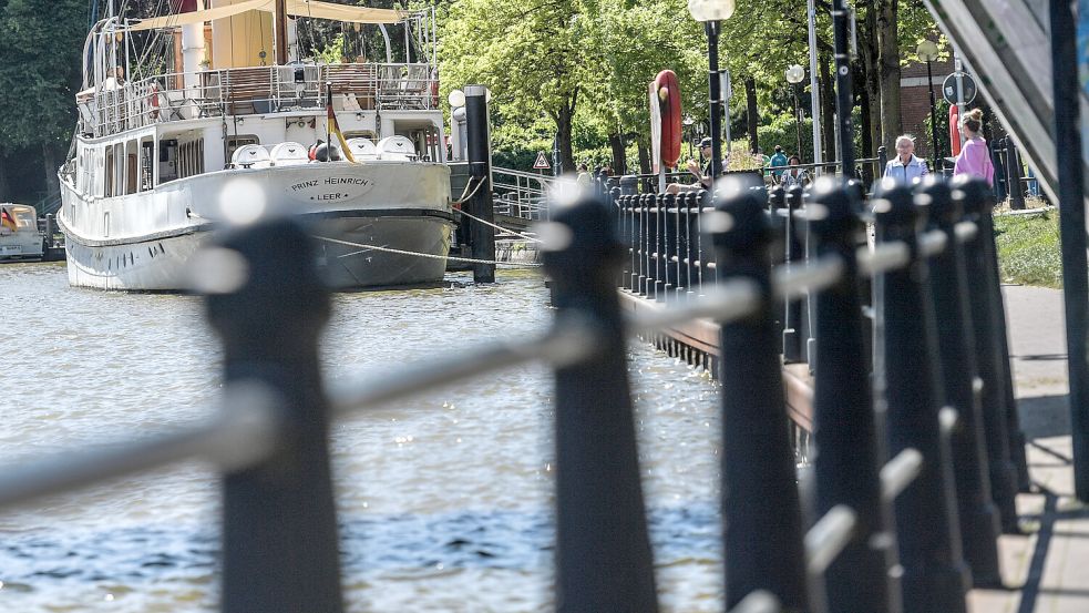 Am Leeraner Hafen kann man spazieren gehen. Foto: Klaus Ortgies