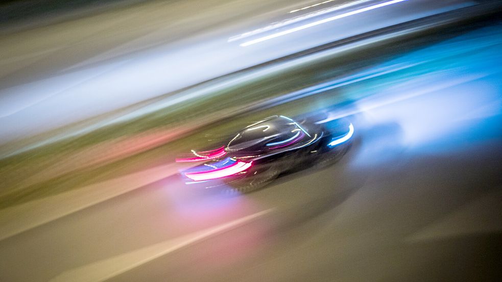 Deutlich zu schnell fuhr ein 25-Jähriger am Montag durch Oldenburg. Symbolfoto: Frank Rumpenhorst/dpa