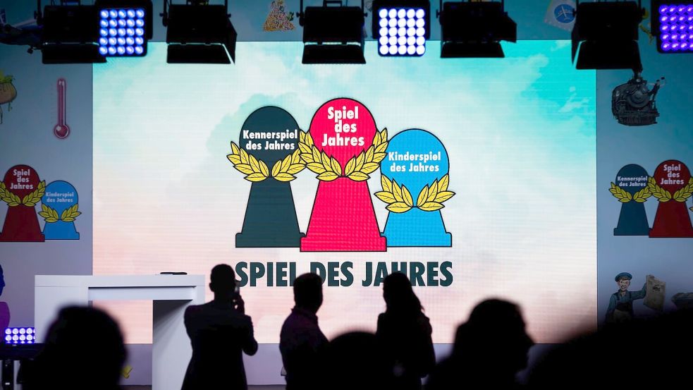 Die Kritikerjury des Vereins „Spiel des Jahres“ nominierte „Bomb Busters“, „Flip 7“ und „Krakel Orakel“ für den renommierten Preis. (Archivlbild) Foto: Christoph Soeder/dpa