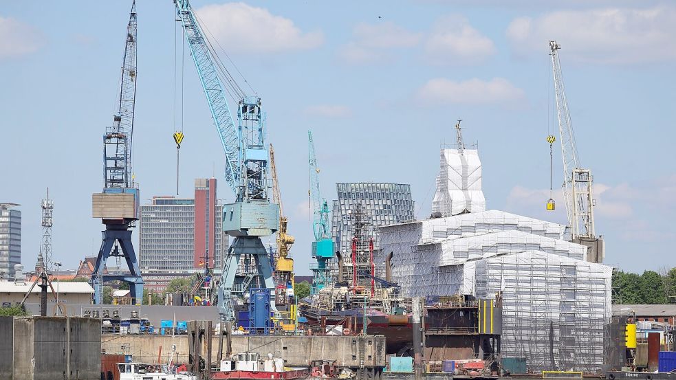 Die Schiffbau- und Meerestechnikbranche beschäftigt bundesweit rund 200.000 Menschen und setzt pro Jahr insgesamt rund 40 Milliarden Euro um. Foto: Christian Charisius/dpa