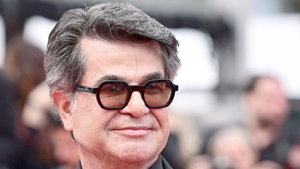 Jafar Panahi bei seiner Ankunft auf dem roten Teppich. Foto: Miguel Medina/AFP/dpa