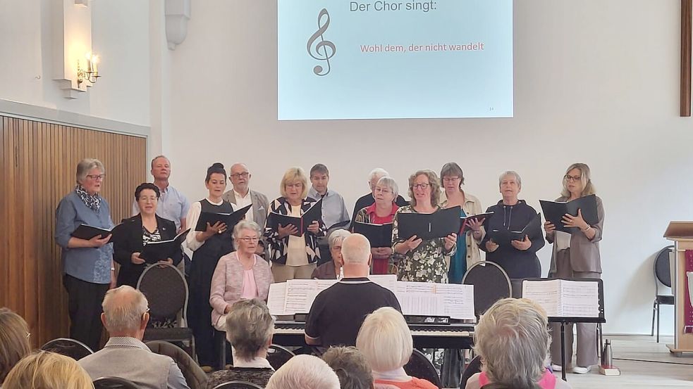 Der altreformierte Chor sang in der renovierten Kirche. Foto: privat