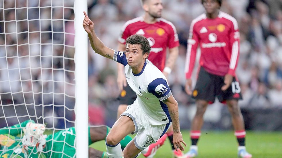 Brennan Johnson lässt die Spurs jubeln. Foto: Jose Breton/AP/dpa