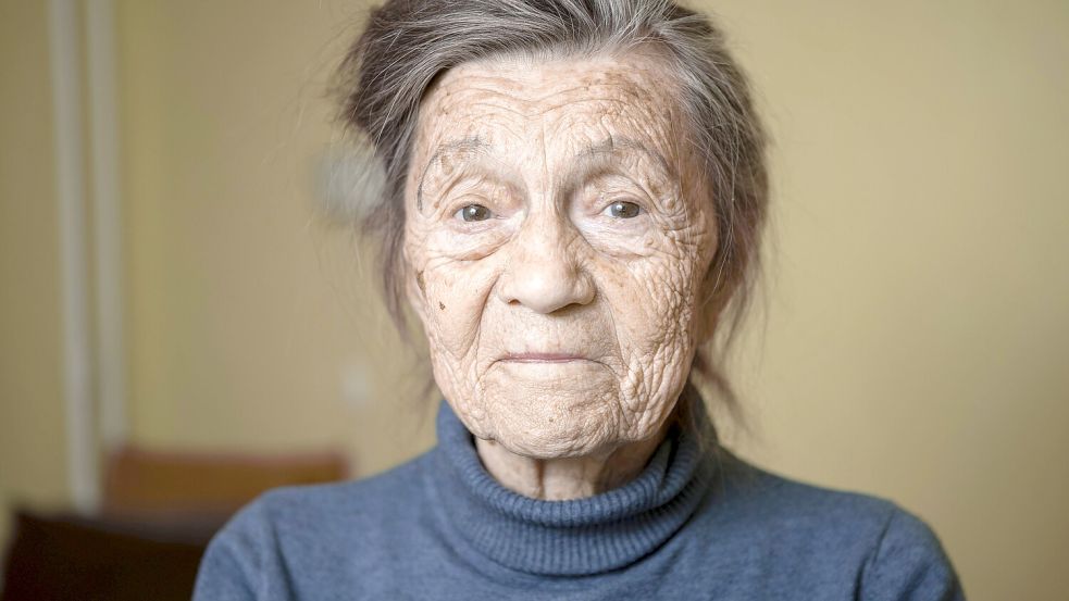Frauen unterschätzen häufig, wie alt sie werden können. Bei Männern ist das anders: Sie überschätzen ihre Lebenserwartung. Foto: IMAGO/imagebroker/Yelizaveta Tomashevs