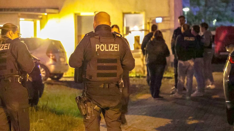 SEK im Einsatz. Foto: Gianni Gattus/dpa