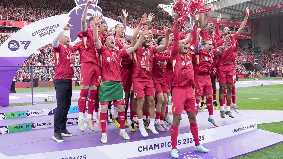 Klopp sieht sein Ex-Team jubeln. Foto: Jon Super/AP/dpa