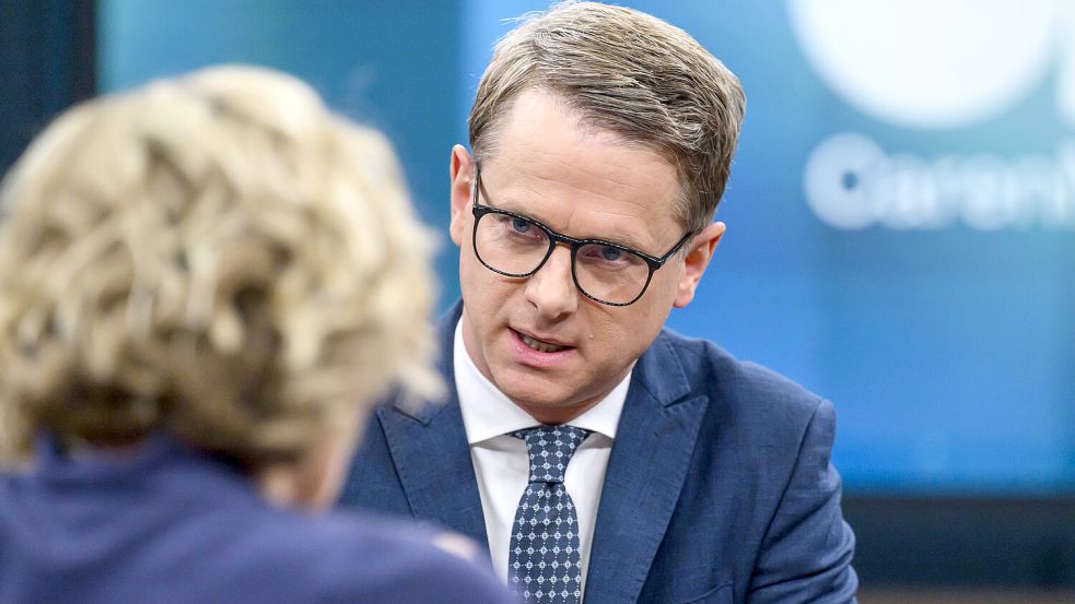 Carsten Linnemann bei „Caren Miosga“ in der ARD: Der CDU-Politiker prognostiziert, dass in den kommenden Jahren zahlreiche Rentner länger arbeiten könnten. Foto: IMAGO/HMB-Media