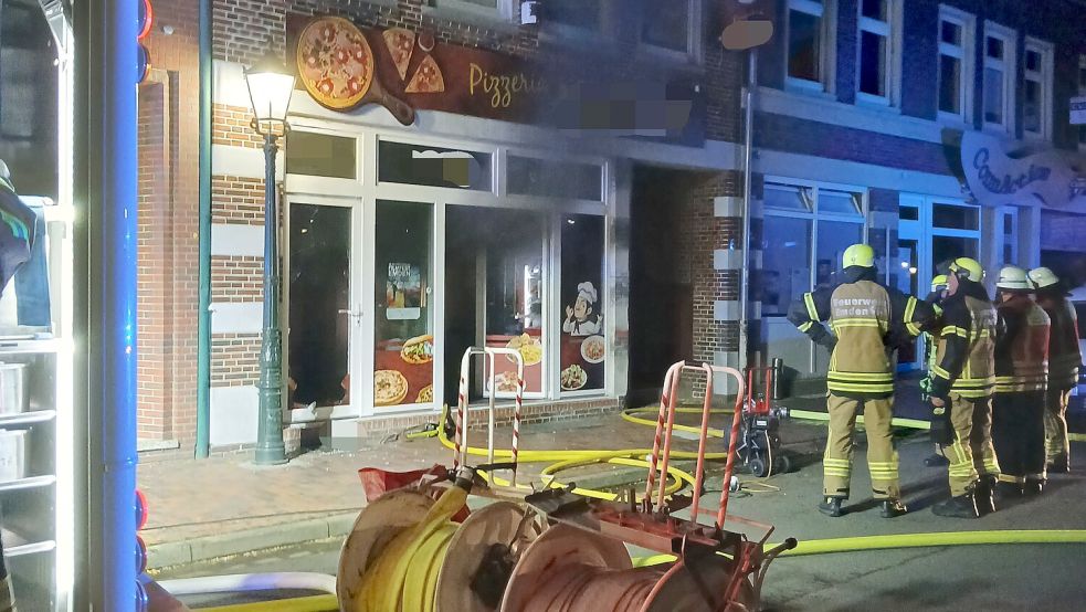 In dem Imbiss in der Innenstadt war eine starke Rauchentwicklung sichtbar. Foto: Feuerwehr