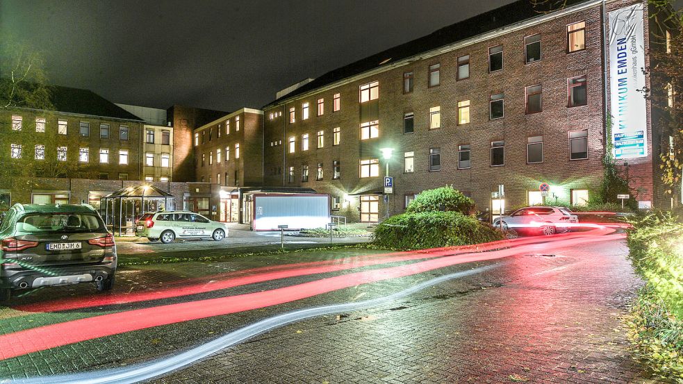 Wenn die Zentralklinik eröffnet, schließt das Emder Krankenhaus. Die Kinder- und Geburtsstation ist bereits seit längerem dicht. Foto: Ortgies/Archiv
