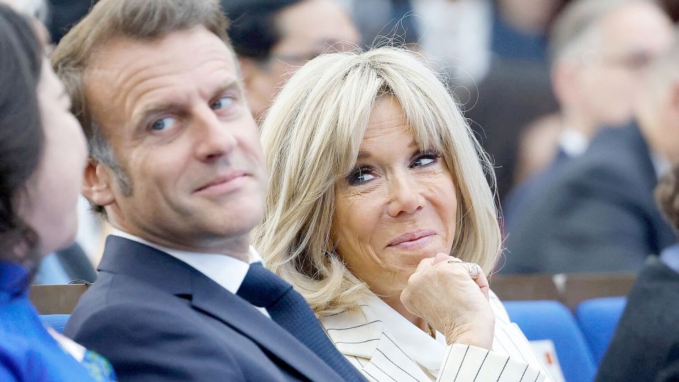 Emmanuel und Brigitte Macron besuchten in Hanoi die University of Science and Technology. Foto: AFP / Ludovic Marin