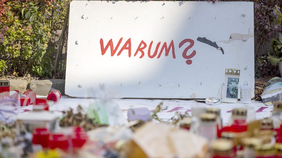 Nach dem Terroranschlag in Solingen im vergangenen Jahr herrscht noch immer Fassungslosigkeit. Am Dienstag begann der Prozess um den Anschlag. Foto: Thomas Banneyer/dpa