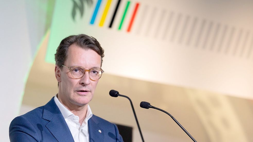 NRW-Ministerpräsident Hendrik Wüst will die Olympischen Spielen in die Region Rhein und Ruhr holen Foto: Rolf Vennenbernd/dpa