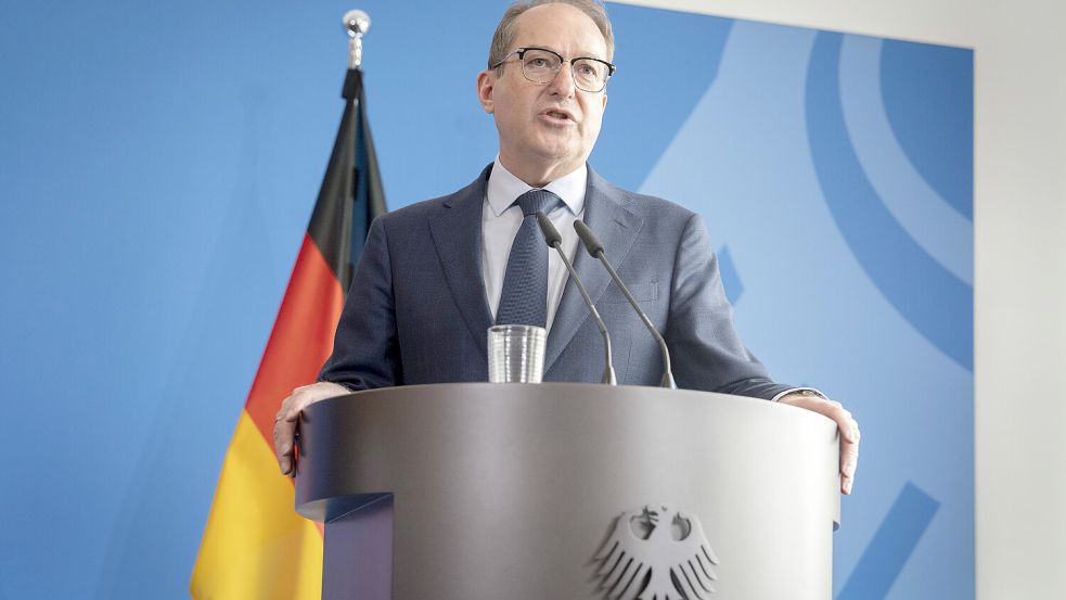 Will Deutschland als Ziel von Flüchtlingsmigration unattraktiver machen: Bundesinnenminister Alexander Dobrindt (CSU). Foto: IMAGO/ESDES.Pictures, Bernd Elmenthaler