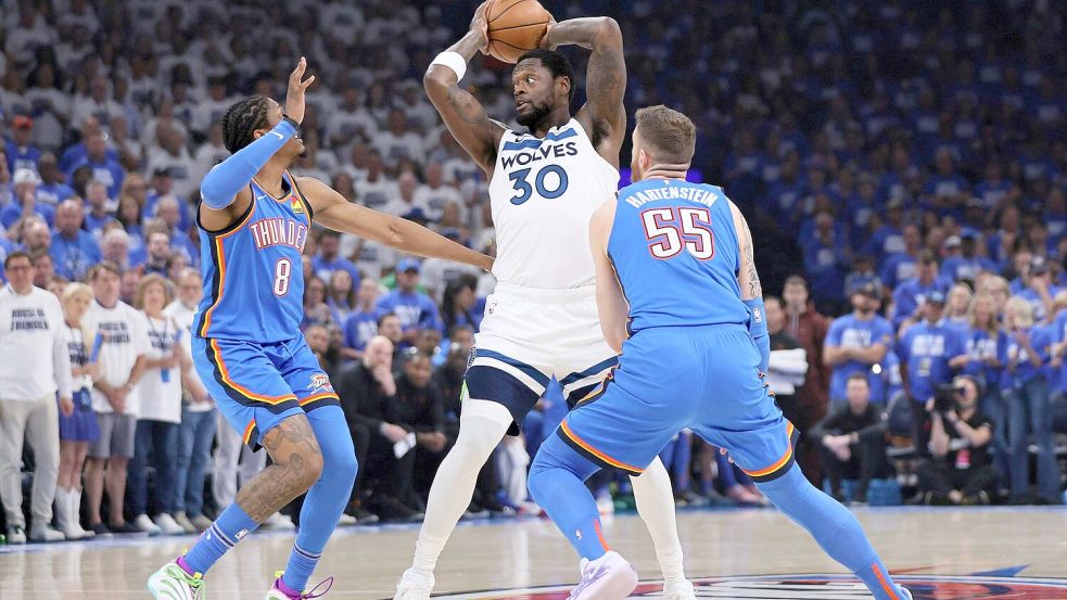 Hartenstein kann nun als zweiter Deutscher nach Dirk Nowitzki den NBA-Titel gewinnen. Foto: Nate Billings/AP/dpa