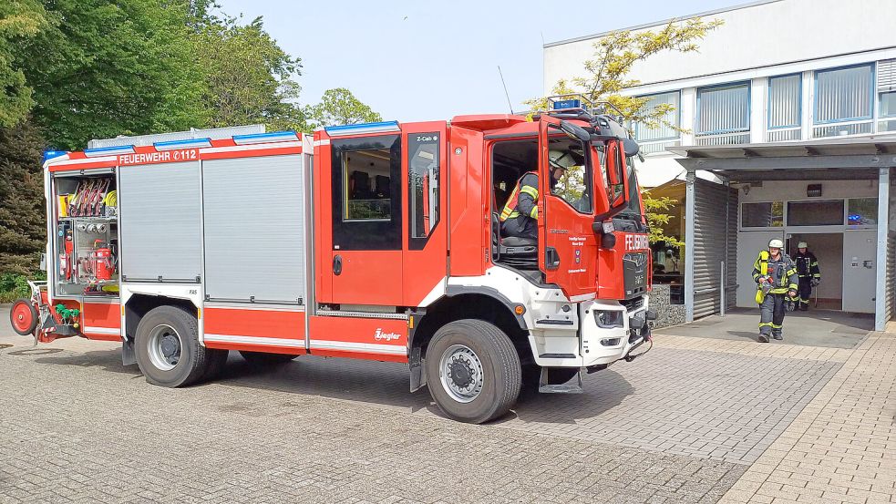 Fehlalarm: Der Feuerwehreinsatz am Rheiderlandkrankenhaus war schnell beendet. Foto: Joachim Rand