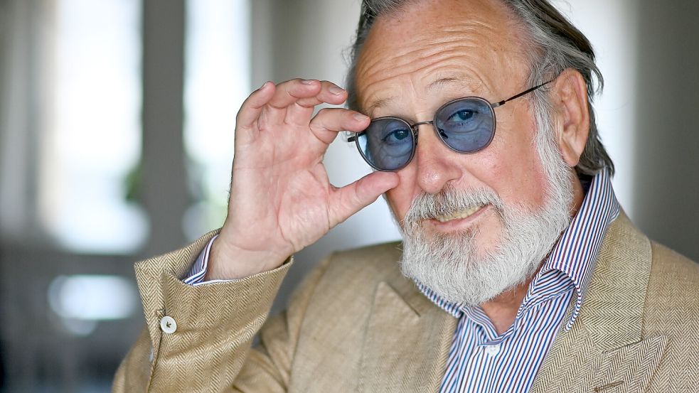 Interview zum Tod: Friedrich Liechtenstein spielt in seinem neuen Film - eine Leiche. Foto: dpa/Jens Kalaene