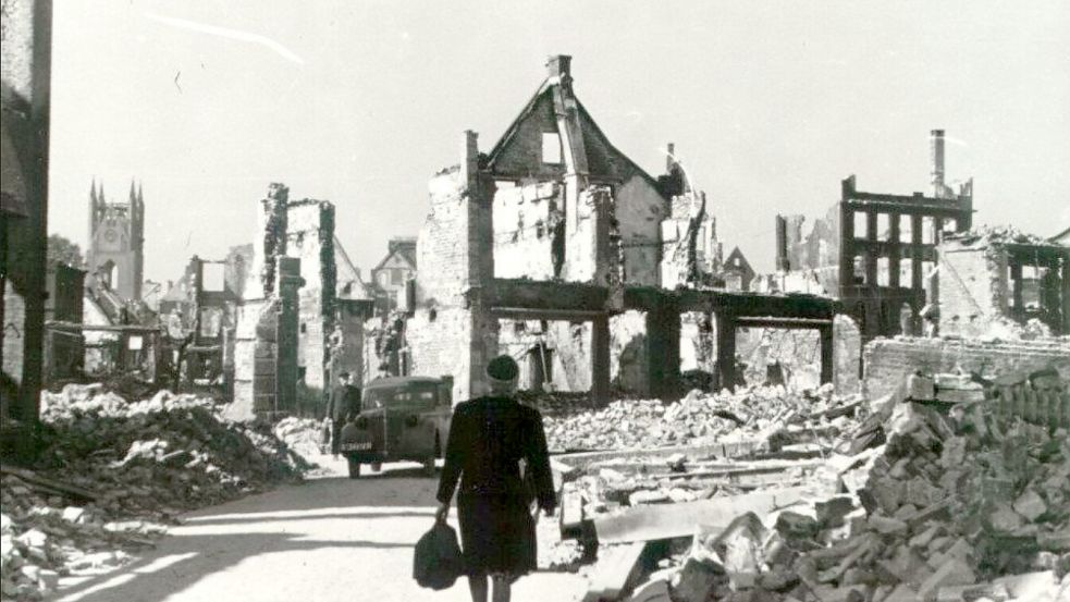 Blick auf die Große Faldernstraße in Emden nach dem Bombenangriff im September 1944. Foto: Stadtarchiv Emden