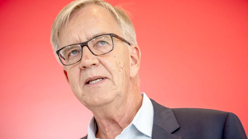 Der Innenminister müsse einen Plan gegen Gewalt vorlegen, meint der Linken-Politiker Dietmar Bartsch. (Archivbild) Foto: Michael Kappeler/dpa