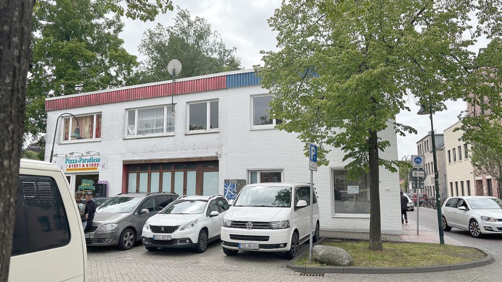 Bald soll das Gebäude aus den Sechziger Jahren abgerissen und ersetzt werden. Foto: Eva van Loh