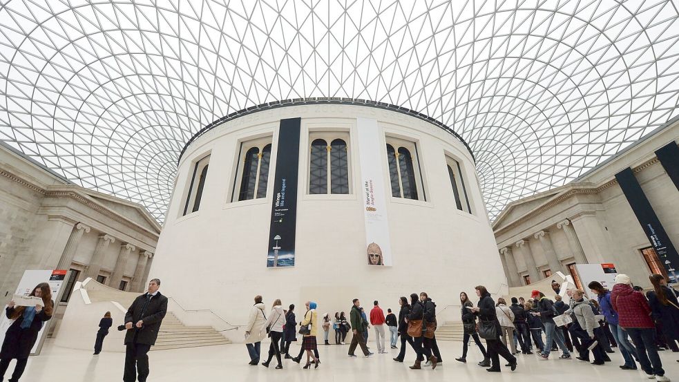 Die spektakuläre Decke im British Museum in London. (Archivbild) Foto: Andy Rain/epa/dpa