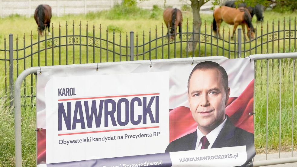 Der Rechtskonservative Karol Nawrocki hat besonders auf dem Land viele Anhänger. (Foto aktuell) Foto: Czarek Sokolowski/AP/dpa