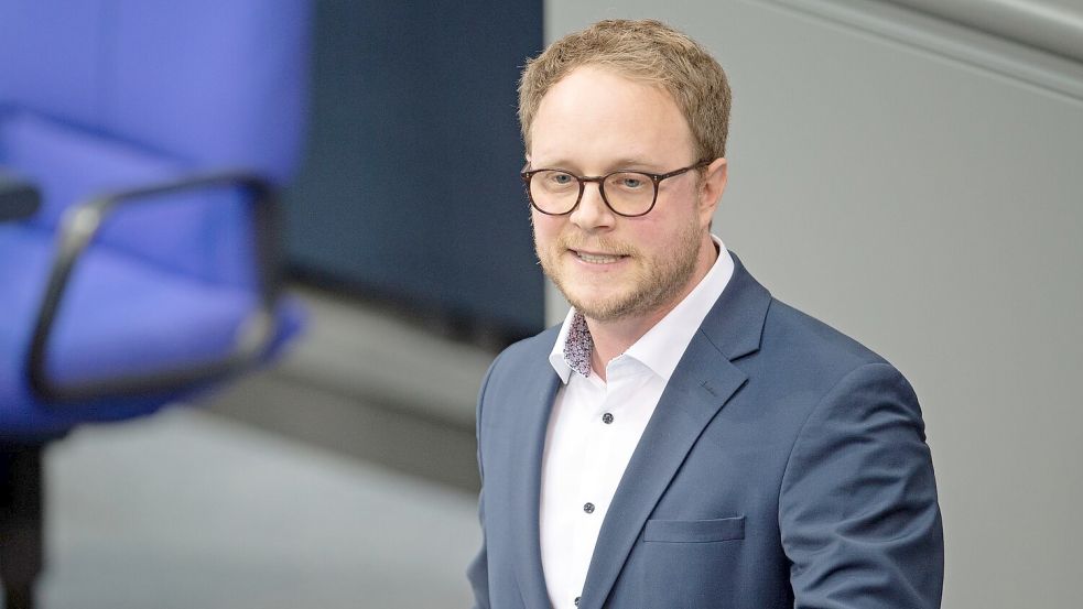Grünen-Innenpolitiker Marcel Emmerich sieht sich durch das Urteil aus Berlin bestätigt. (Archivbild) Foto: Jonathan Penschek/dpa