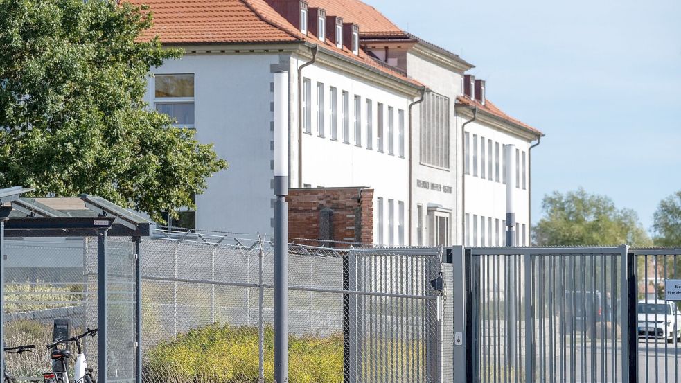 Das Friedrich-Loeffler-Institut - Bundesforschungsinstitut für Tiergesundheit auf der Insel Riems- befasst sich unter anderem mit der Ausbreitung von Stechmückenarten in Deutschland. Foto: Stefan Sauer/dpa