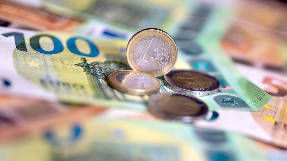 Auch dieser Sommer wird geprägt sein von der Diskussion über die Konsolidierung des Auricher Haushalts - ein Jahr vor der nächsten Kommunalwahl. Foto: DPA