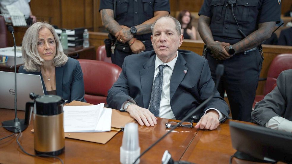 Weinstein geht es im aktuellen Verfahren darum, seinen Namen reinzuwaschen. (Archivbild) Foto: Olga Federova/EPA Pool via AP/dpa