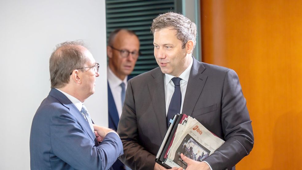 Finanzminister Klingbeil hat sein erstes Gesetz durchs Kabinett gebracht. Foto: Michael Kappeler/dpa