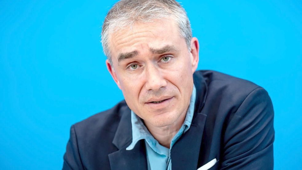 Benjamin Steinitz weist Kritik an den Methoden von Rias zurück. Foto: Michael Kappeler/dpa