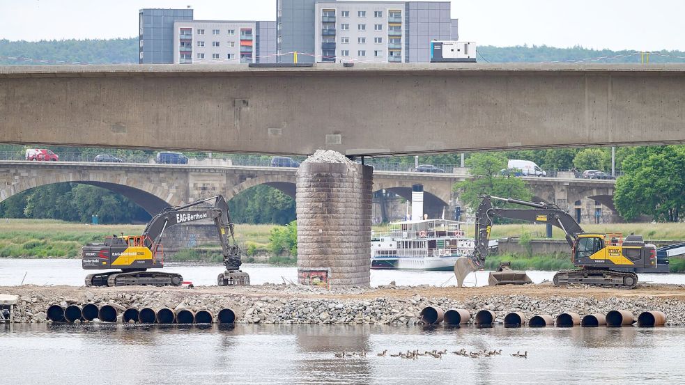 Brücken, Straßen, Energienetze: Die deutsche Infrastruktur soll mit Milliardenschulden modernisiert werden. (Archivbild) Foto: Robert Michael/dpa