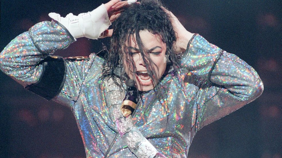 Michael Jackson zählt mit mehr als 500 Millionen verkauften Tonträgern bis heute zu den kommerziell erfolgreichsten Musikern. Foto: dpa/Zentralbild/Bernd Settnik
