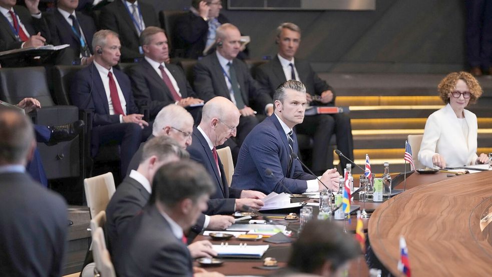 Die Verteidigungsminister der Nato-Staaten haben ein riesiges Aufrüstungsprogramm gebilligt. Foto: Virginia Mayo/AP/dpa